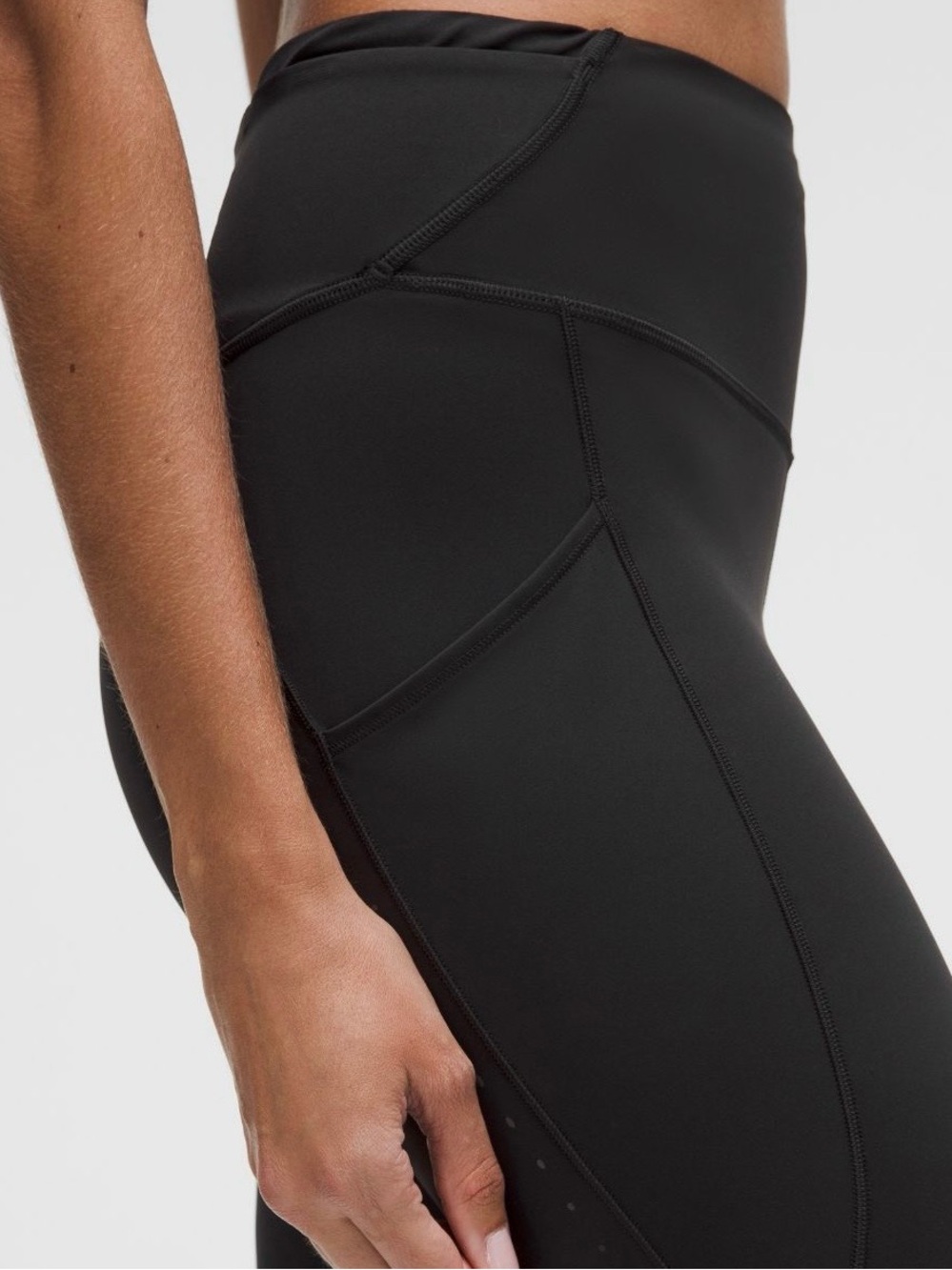 Lululemon Fast and Free High Rise 28
Leggings Size 0 Multi Pocket Reflective